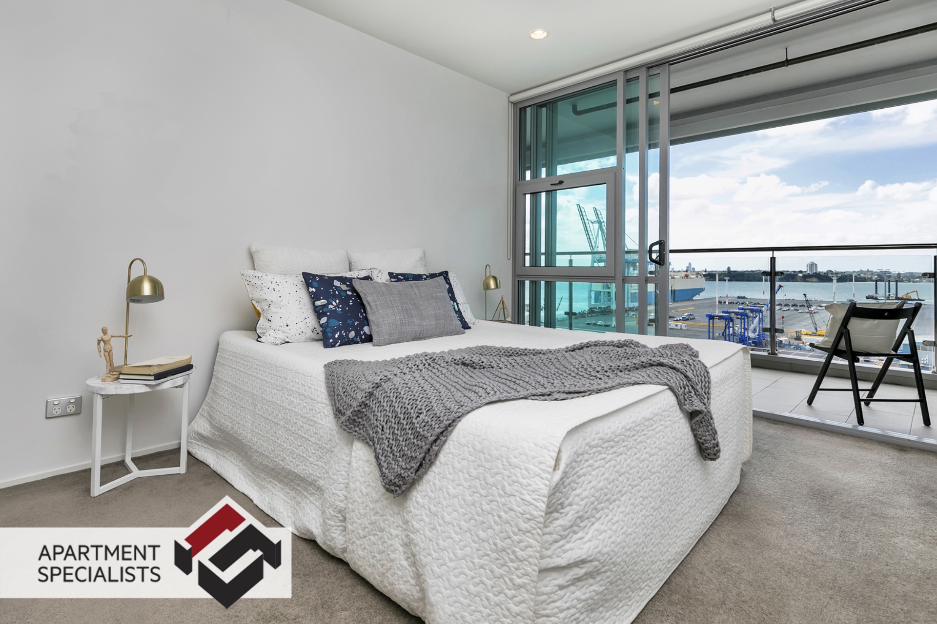 10 | 30 Beach Road, City Centre | Apartment Specialists