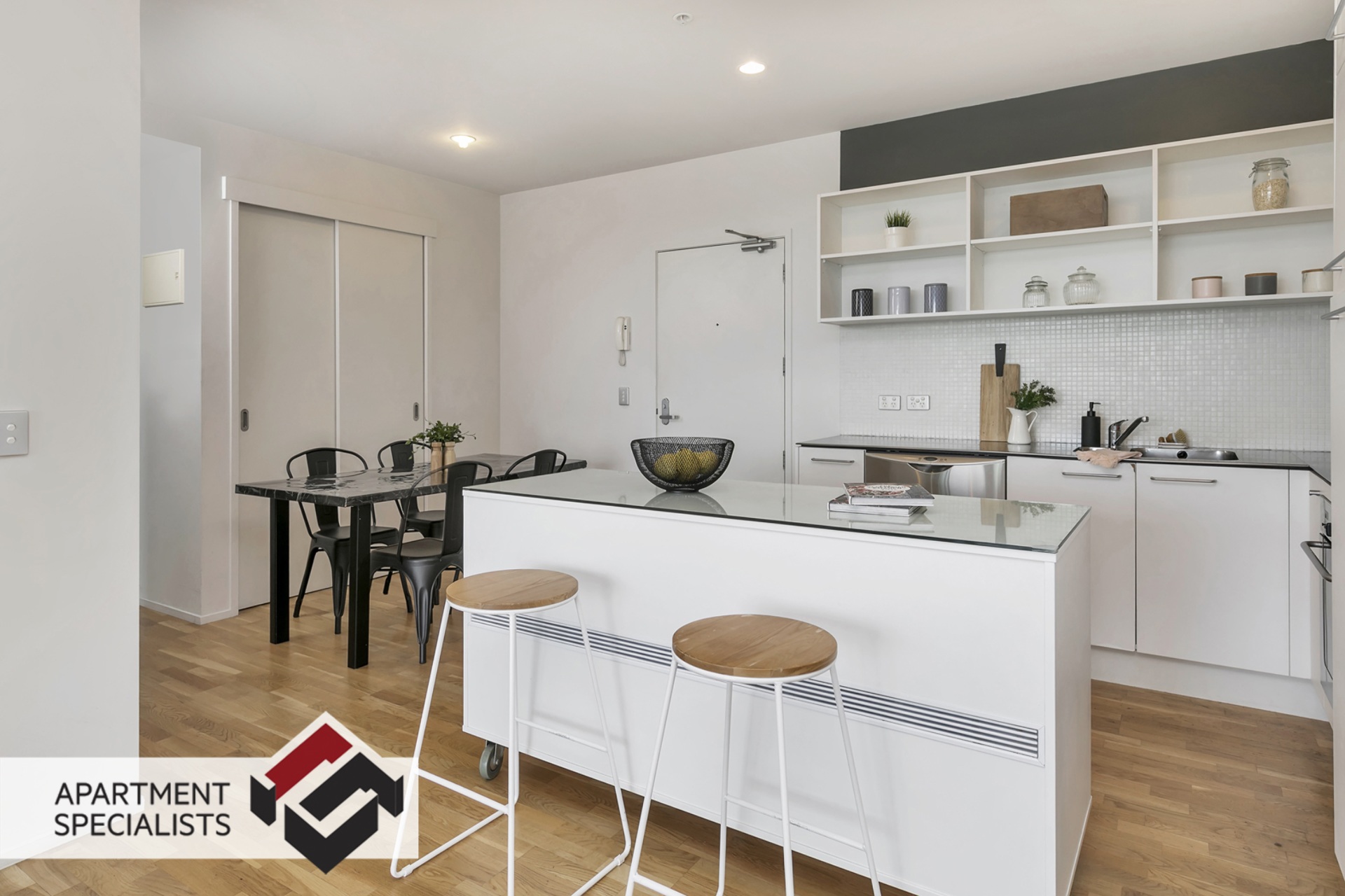 3 | 30 Beach Road, City Centre | Apartment Specialists