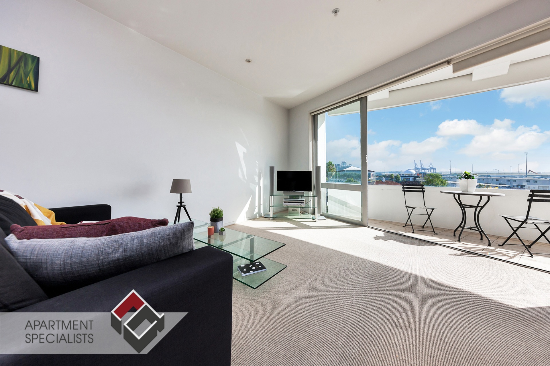 2 | 86 The Strand, City Centre | Apartment Specialists