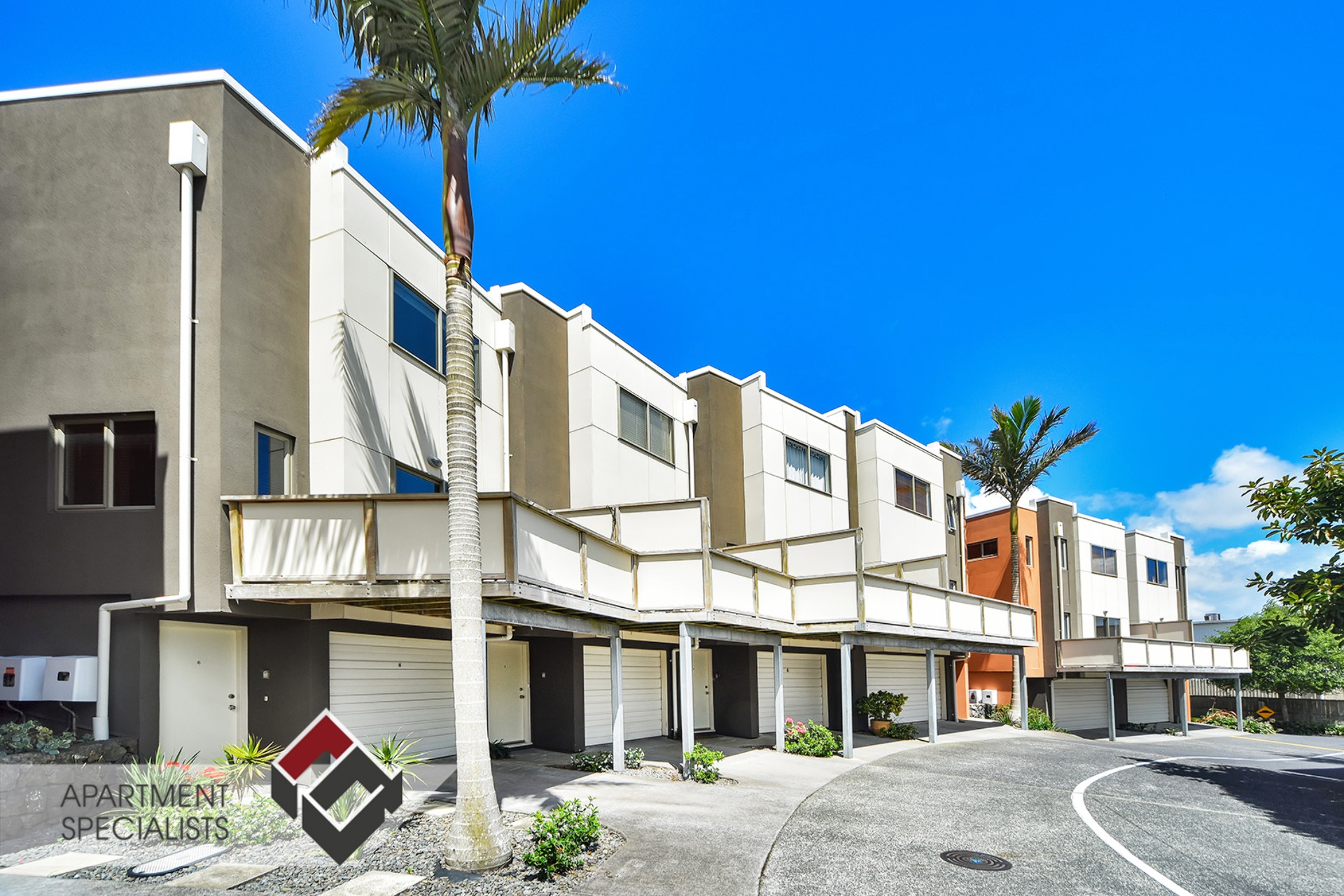 10 | 21 Hunters Park Drive, Three Kings | Apartment Specialists
