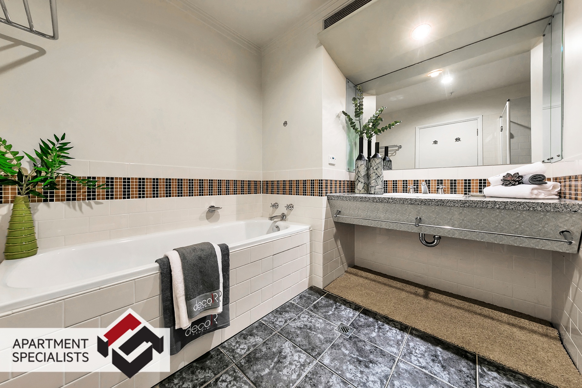 12 | 35 Hobson Street, City Centre | Apartment Specialists