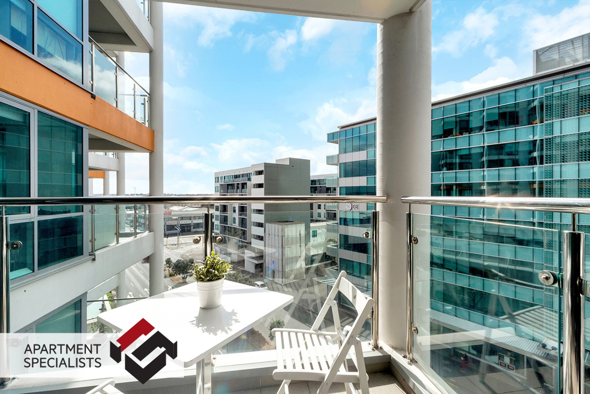 7 | 30 Beach Road, City Centre | Apartment Specialists