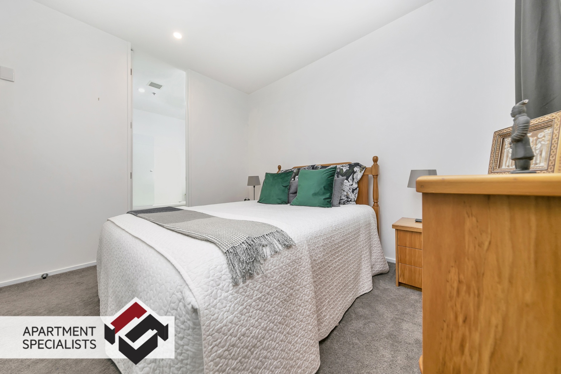 12 | 22 Beresford Square, City Centre | Apartment Specialists