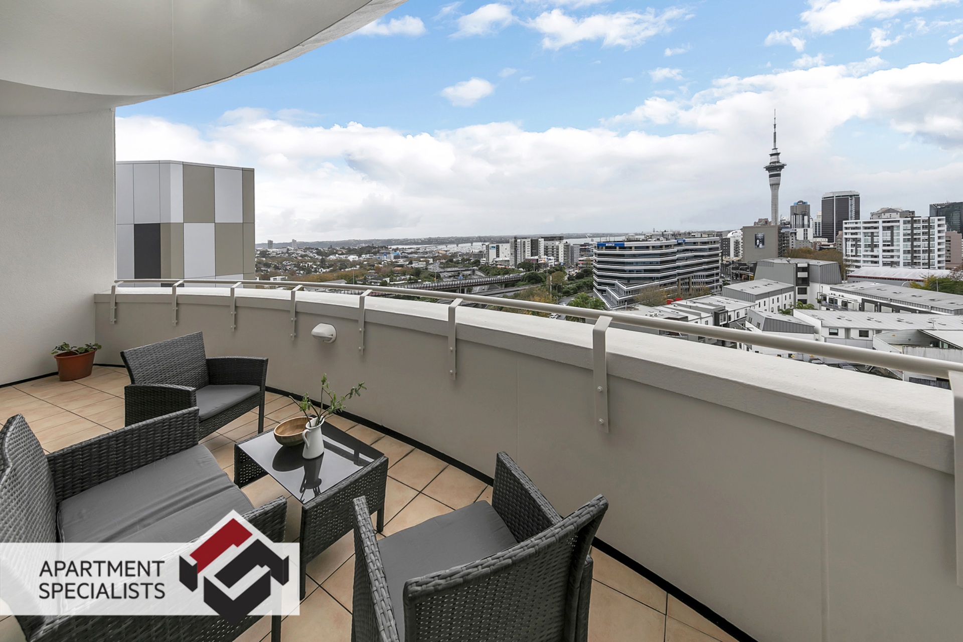 2 | 22 Beresford Square, City Centre | Apartment Specialists