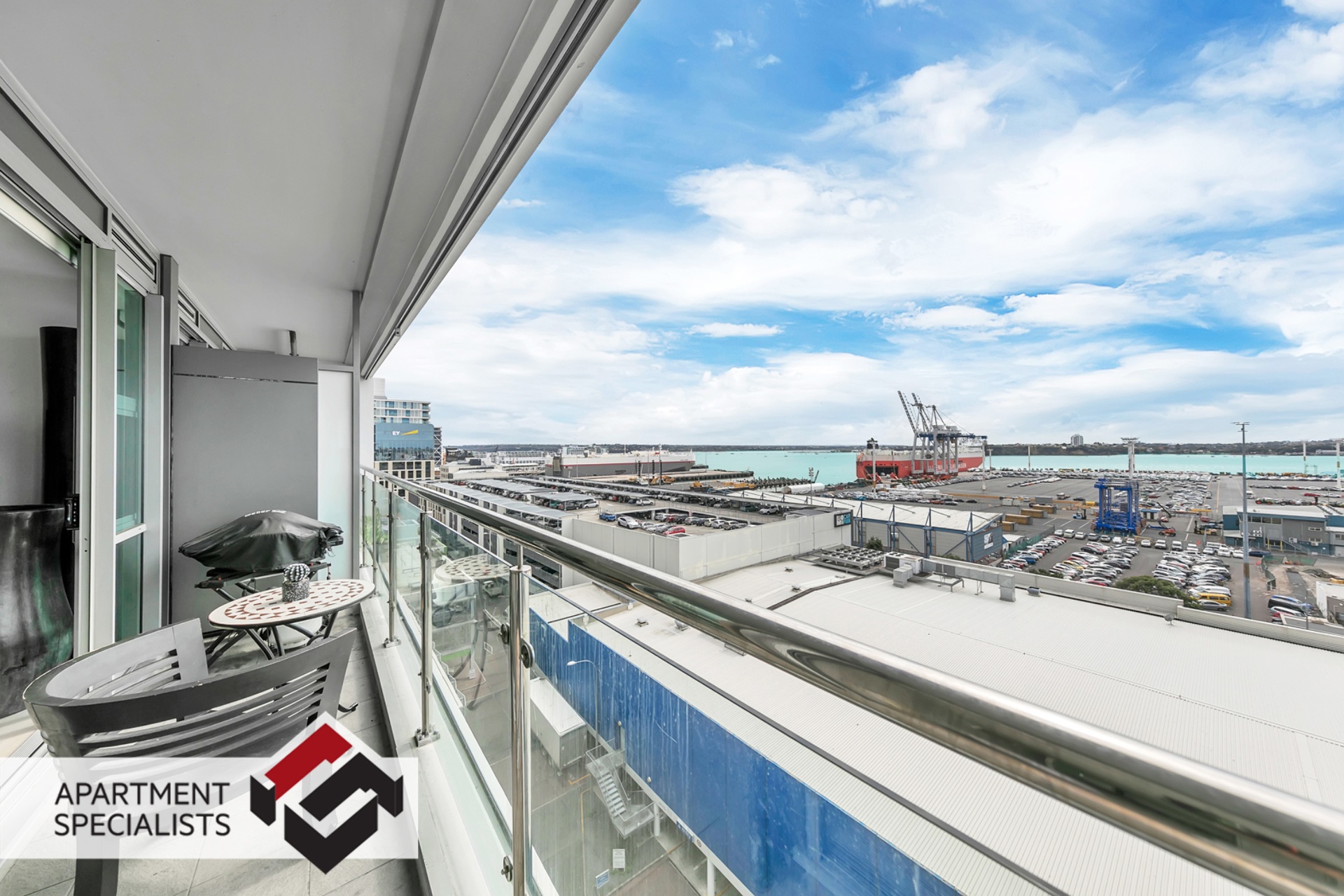 1 | 30 Beach Road, City Centre | Apartment Specialists