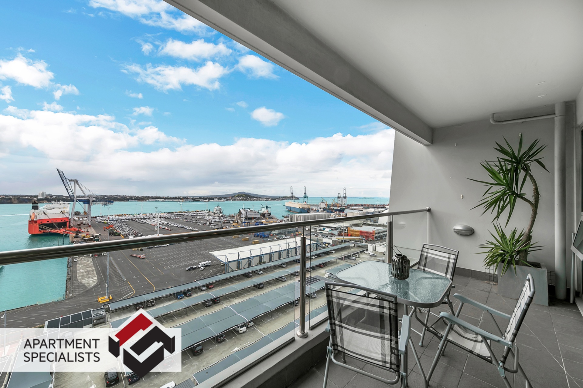 12 | 2 Beach Road, City Centre | Apartment Specialists