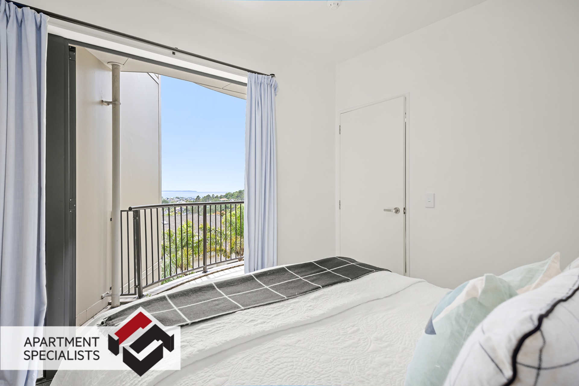 14 | 525 East Coast Road, Browns Bay | Apartment Specialists