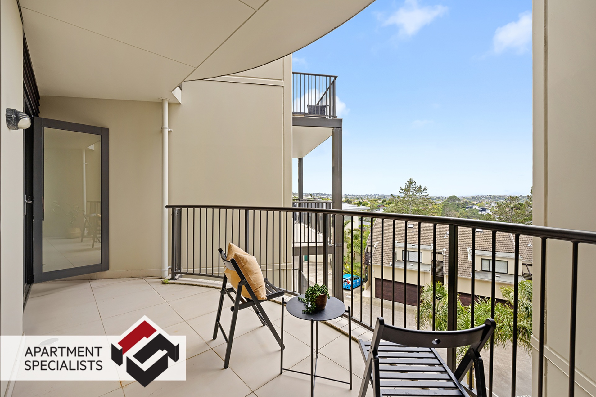 1 | 525 East Coast Road, Browns Bay | Apartment Specialists